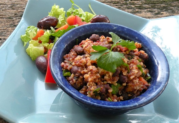 Salsa aux grains et haricots pilaf au quinoa