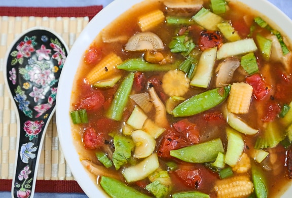 Recette de soupe aux légumes aigres et piquants