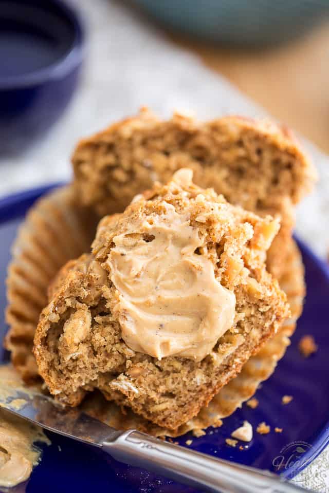 Muffins à l'avoine et au beurre d'arachide naturellement sucrés - Sans sucre raffiné ajouté, ne contenant que des ingrédients nutritifs et sains