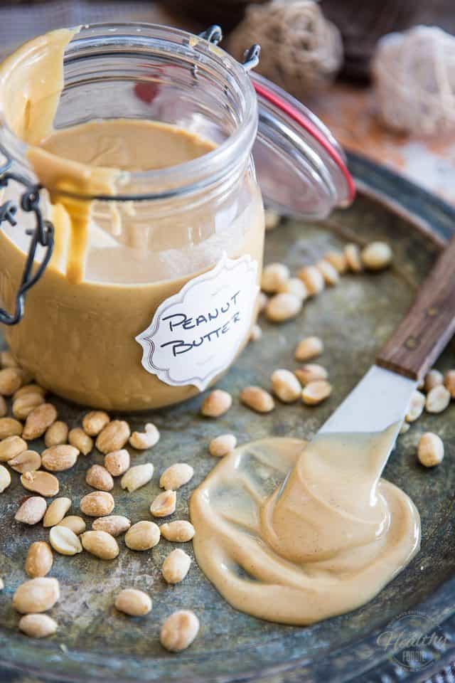 Beurre d'arachide crémeux fait maison |  thehealthyfoodie.com