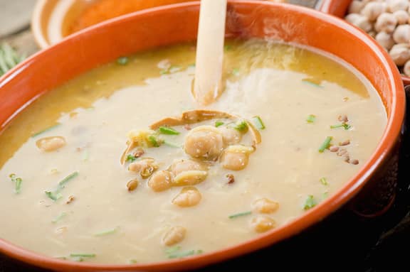 Soupe marocaine aux lentilles et pois chiches (Harira)