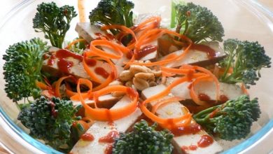 Photo of Salade épicée de sriracha avec tofu cuit au four