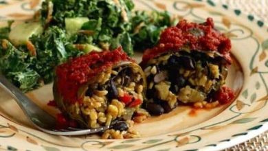 Photo of Enchiladas de riz jaune et de haricots noirs enrobés de collard