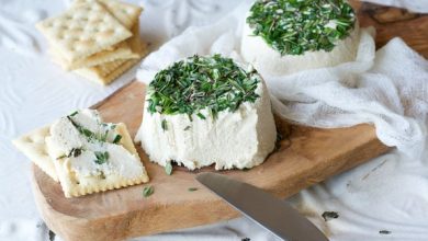 Photo of Fromage à la crème à l’ail rôti et fines herbes fraîches