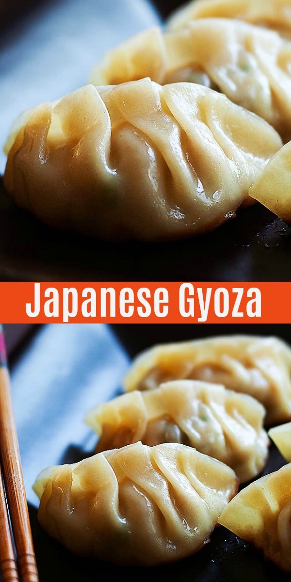 Les gyoza sont des boulettes japonaises remplies de porc haché et de légumes moelleux et juteux, cuites à la vapeur et poêlées à un brun doré croustillant sur le fond.
