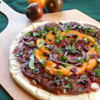 recette de pizza margherita végétalienne à l'ail