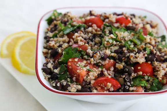 Salade de tabbouli au quinoa et aux haricots noirs