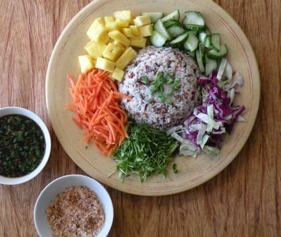 Recette de salade de riz composée thaï (Kao Yum Pahk Dai)