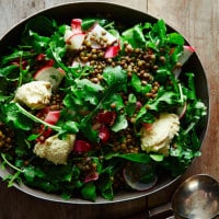 Salade de lentilles et roquette au fromage de cajou aux fines herbes