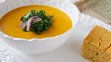Photo of Soupe à la courge musquée et à la noix de coco avec garniture de légumes verts