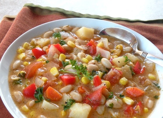 Recette de soupe aux haricots blancs et maïs aux poivrons rouges