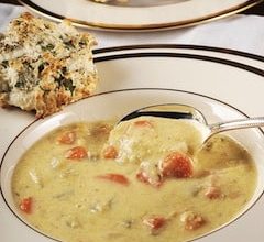 Photo of Soupe de légumes aux lentilles rouges avec crème de noix