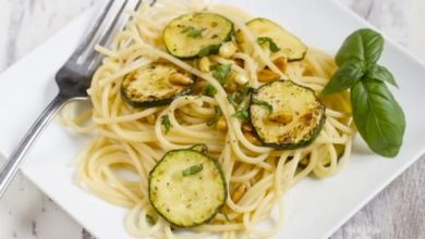 Photo of Spaghetti aux courgettes, à l’ail et au basilic