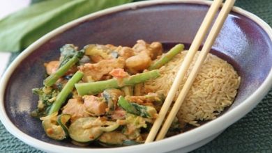 Photo of Tempeh Satay avec des verts asiatiques
