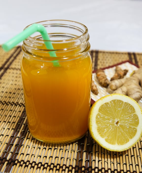 Tonique au gingembre-citron, rooibos et curcuma