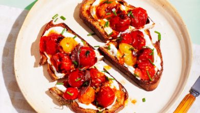 Photo of Toast aux tomates cerises boursouflées