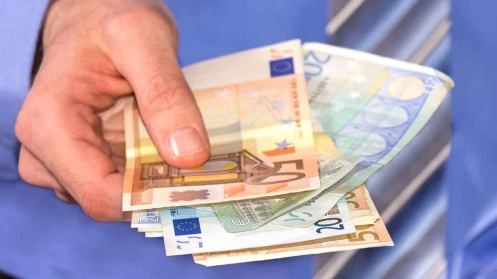 C’est confirmé l’État va retirer 108 euros sur votre compte à partir de cette date