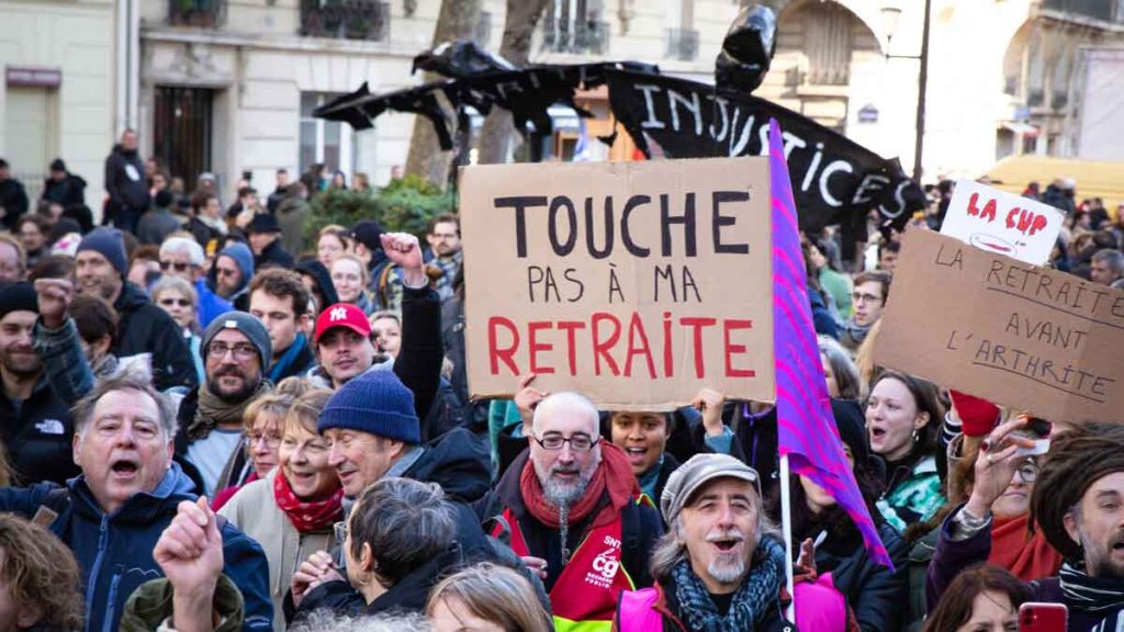 Retraites pourquoi les pensions Agirc-Arrco vont-elles chuter pour près de 14 millions de seniors 